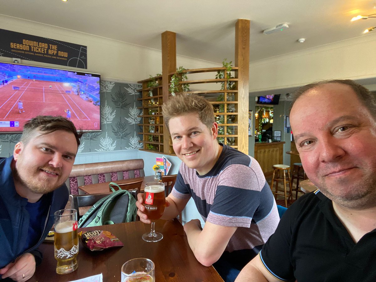 Team Stanley were out on the road again today supporting colleagues in Pontefract South and Hemsworth before heading back to campaign in our own ward. Only 3 days to go now! 🌹 🗳️ @matthewmorley7 #LabourDoorstep