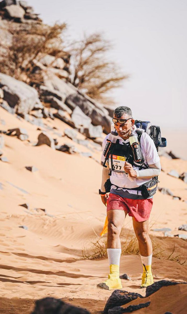 The ultimate endurance test? Legendary Marathon Des Sables. Why? 235+ km of sand dunes, extreme heat of the Sahara, survival techniques tested to the limit. The accomplishment? By #IndianArmy officer, Colonel Jangvir Lamba. @adgpi @DefenceMinIndia happiesthealth.com/web-stories/ar…