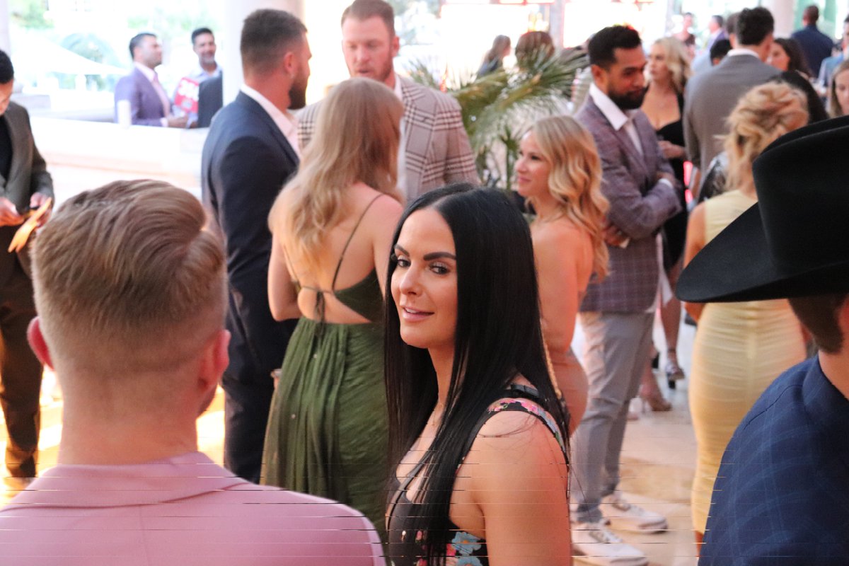 traviskelcepics's tweet photo. 📸 New pics alert!! Travis and Taylor at the Mahomes golf charity gala!! THEY LOOK SO GOOD https://t.co/WJPr67sd7X
