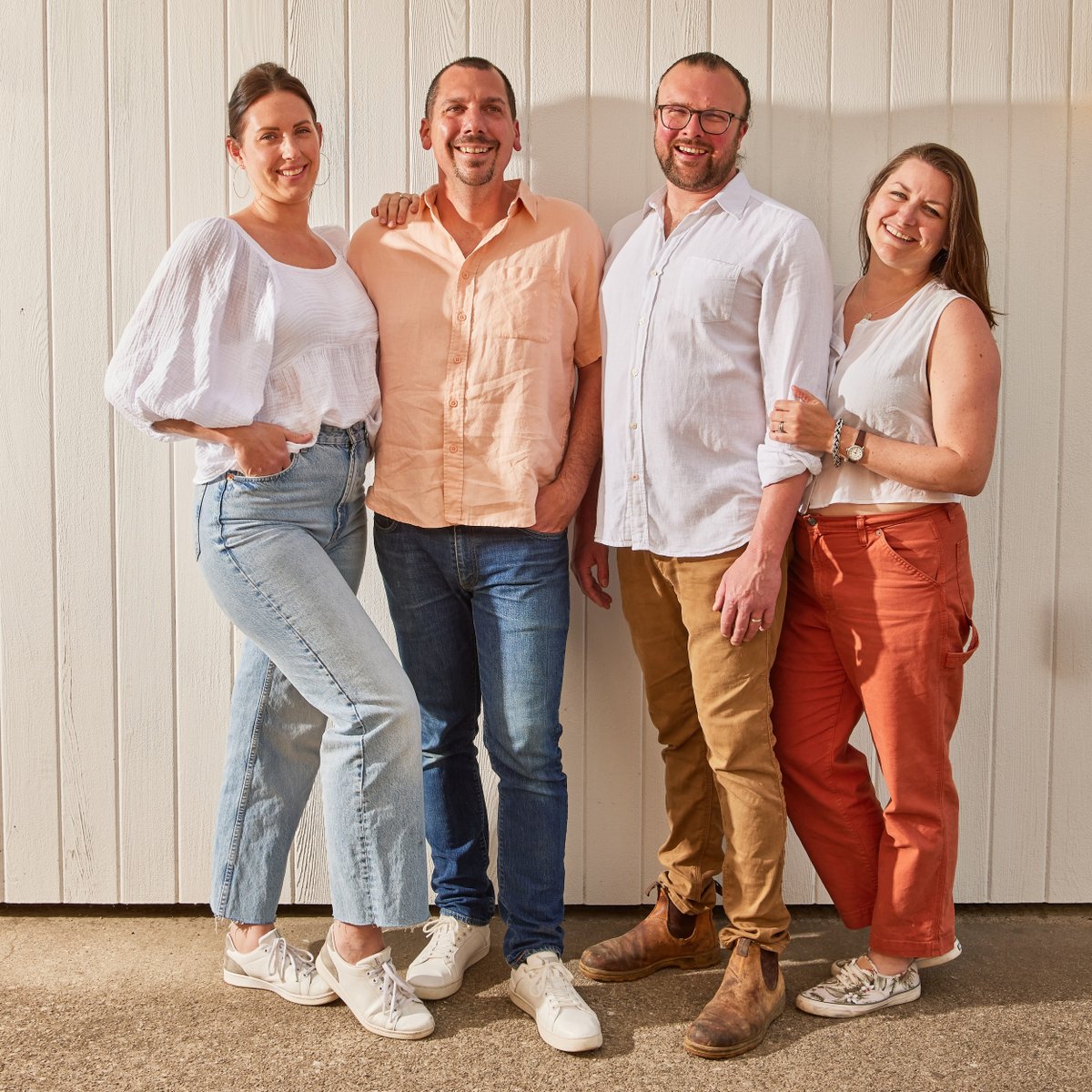Meet the creators of HEYDAYS AT THE JUNE MOTEL: BEACH TOWN CLASSICS—Freddy Laliberté, Evan Baulch, Katie Laliberté, and Emma Baulch!⛱️🦞🍹 Their collection of over 120 delectable recipes invites readers to take home the beach and elevate their summer entertaining. Coming May 21!