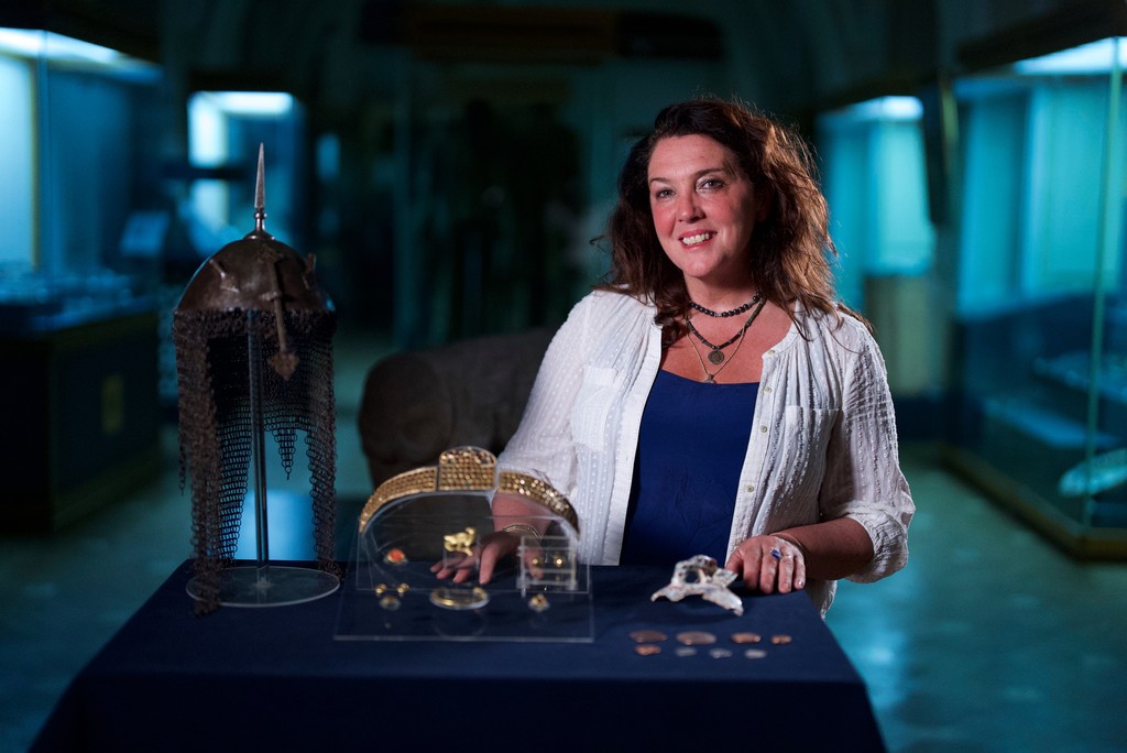 Join @BettanyHughes as she unravels the mysteries of the Silk Road and the Caucasus in a new episode of Treasures of the World. Premiering at 7pm on @Channel4. 🌍✨ #TVPremiere #AdventureAwaits #TreasuresOfTheWorld