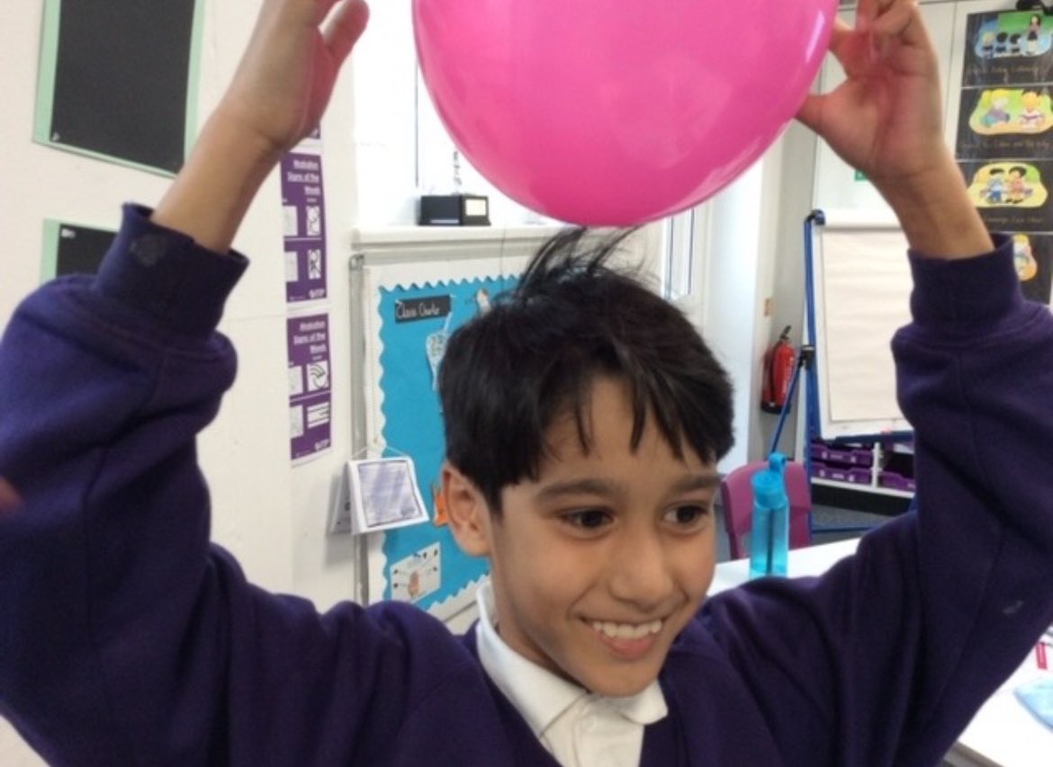 Exploring the sparks of knowledge in Year 5 this week! ⚡ Pupils delved into the realms of static and current electricity, defining ‘electrical charge’. From levitating tin cans to separating pepper from salt, hands-on learning electrified the classroom! #Science @thesteptrust