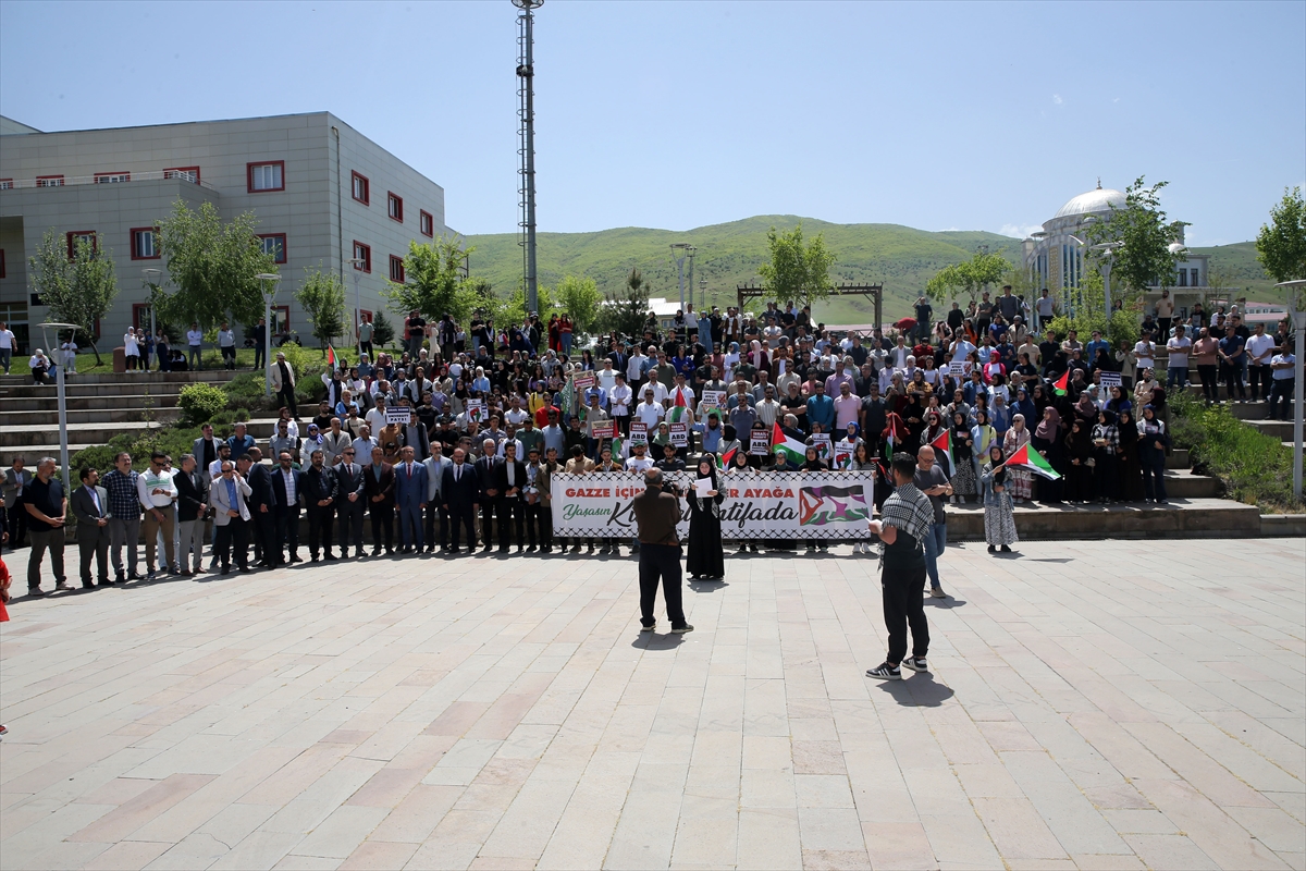 📍Muş Alparslan Üniversitesi öğrenci ve akademisyenleri, ABD'de Filistin için dayanışma gösterisi düzenleyen öğrencilere destek verdi.