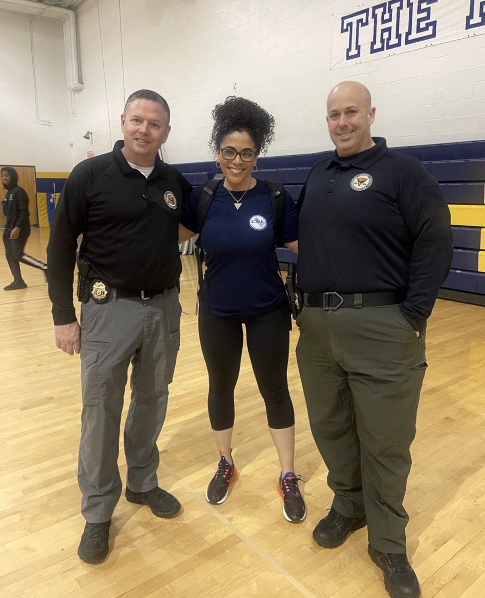 🤩 A few of my favorites @LindenwoldPD Police Deputy Chief Mastalski & Captain Rob Helveston! #communitypolicing #NJCOPS #lawenforcementPIO #publicinformationofficer #policeofficers #camdencountyNJ #communityoutreach #PIOLife #PIO