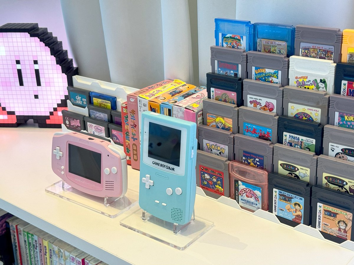 organized my gameboy station look how pretty ~ (`･ω･)🐰