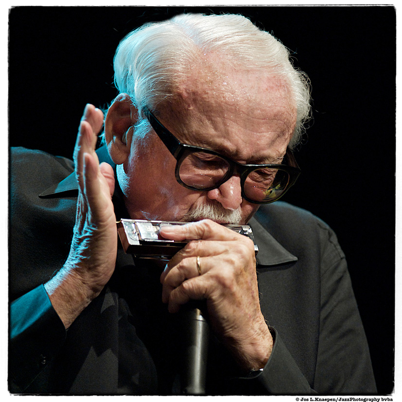 Remembering Toots Thielemans (29 April 1922 – 22 August 2016)
TOOTS THIELEMANS – THEME FROM MIDNIGHT COWBOY
projazz.net/toots-thielema…
Toots Thielemans – harmonica
Karel Boehlee – piano, synthesizer
Hein van de Geyn – bass
Hans van Oosterhout – drums
#TootsThielemans #harmonica