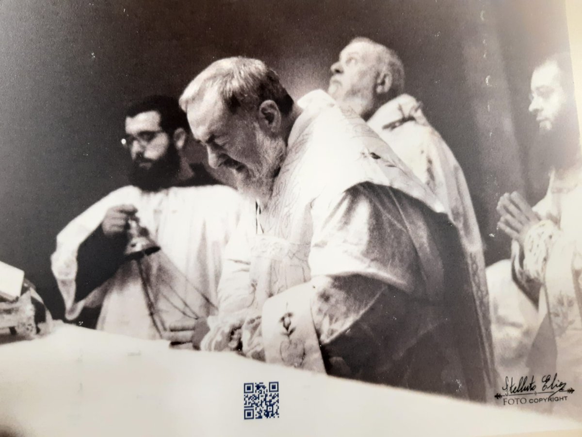 Dieci scatti inediti di #padrepio del fotografo Elia Stelluto, sin da ragazzo al fianco del frate cappuccino, scaricabili gratuitamente grazie a un'iniziativa della Saint Pio Foundation vaticannews.va/it/vaticano/ne… #VaticanNewsIt