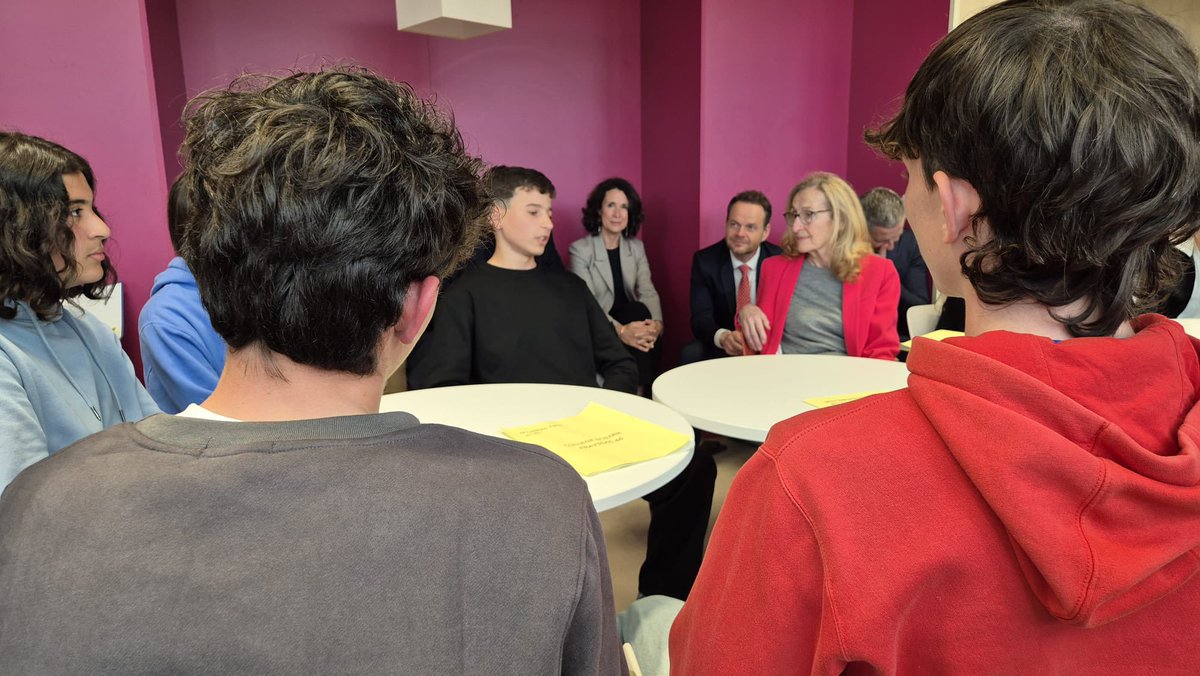 MostafaFourar's tweet photo. Les 21 #InternatsExcellence de l'académie de Toulouse sont un véritable levier pour l'égalité des chances. À l'internat @JGallieni , nos élèves ont échangé avec la ministre @NBelloubet et lui ont présenté la diversité et la richesse des projets dont ils bénéficient. https://t.co/mAAusDQMnw