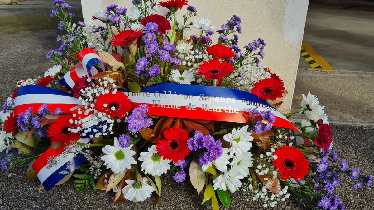 La cérémonie de commémoration en mémoire du Sergent B.Hartzheim, décédé en service le 13 avril 2014, s’est déroulée aujourd’hui au CIS de Plaine de Meurthe en présence de la famille, des autorités, sapeurs-#pompiers actifs et retraités et JSP. #DevoirDeMémoire