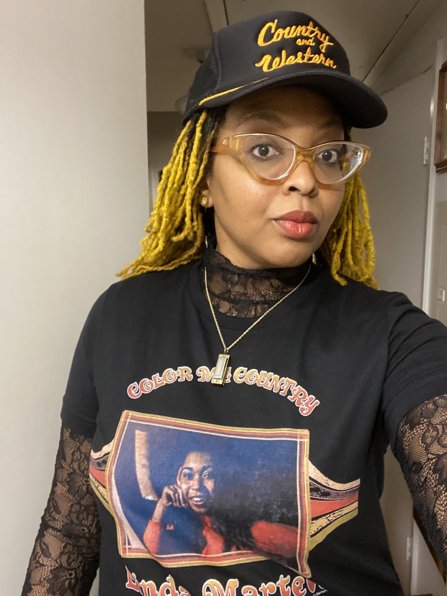 jessstringss's tweet photo. Want to support more Black women in music? 

Purchase your authentic @IAmLindaMartell tee online at https://t.co/IhJOe5OblS  Proceeds benefits her documentary “Bad Case of the Country Blues: The Linda Martell Story”.  

Keep it country and western. 🤠🪕
#ColorMeCountry https://t.co/PxLJZrGnG6