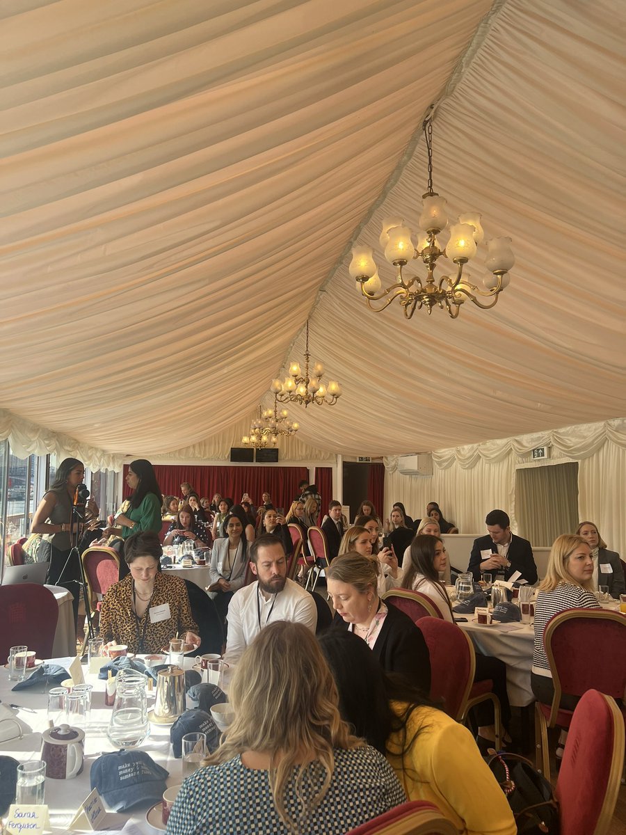 Such a privilege being asked to speak about the gender investment gap and how to narrow it at @YourJunoApp’s
event at the UK House of Lords this morning 

😃😃😃
@ii_couk