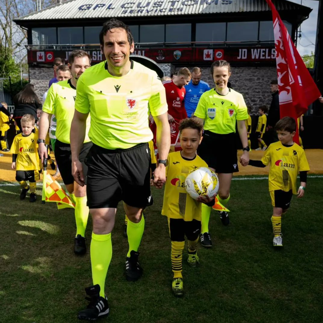 brynmj99's tweet photo. JD Welsh Cup Final 2024

Connah's Quay v The New Saints

28 - 4 - 2024 https://t.co/ZB5qzC4rTM