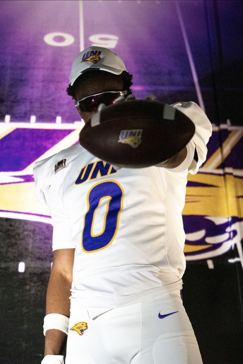 BrandonVines24's tweet photo. Great Official Visit @UNIFootball Thank You to @BryceJones94 @Qblack_3 and the entire staff for a great weekend!!!

@Dupage_Football @JUCOFFrenzy @BataviaFootball https://t.co/QPx2wtQNNr