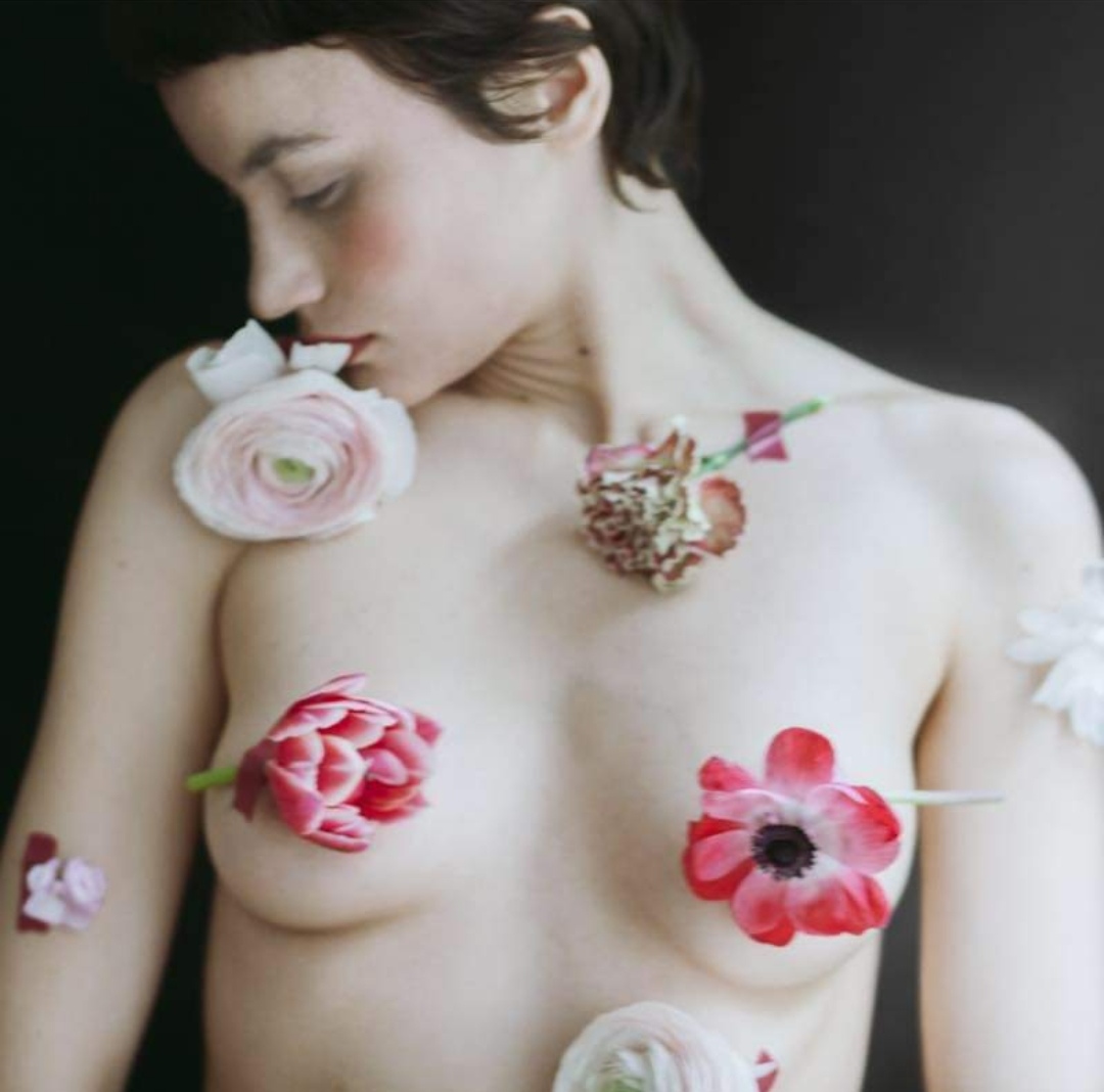 ~~&... Femme floral © Monia Merlo