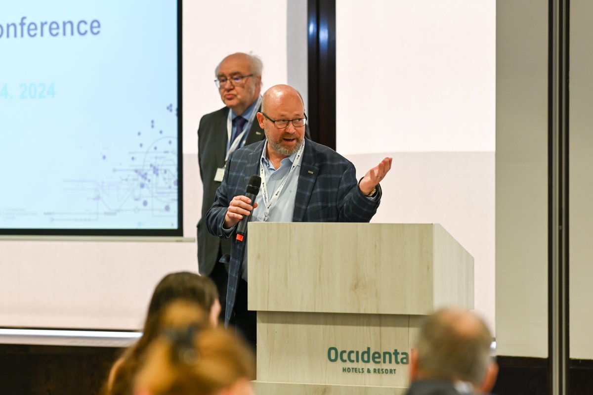 IT4Innovations's tweet image. The @eINFRA_CZ conference kicked off today in Prague, uniting Czech e-infrastructure users. Key speakers from across Europe discussed the latest services from IT4Innovations, @CESNET_cz, and CERIT-SC. Stay tuned for more tomorrow! 
🔗 e-infra.cz/en/e-infra-cz-…

#togetherforscience