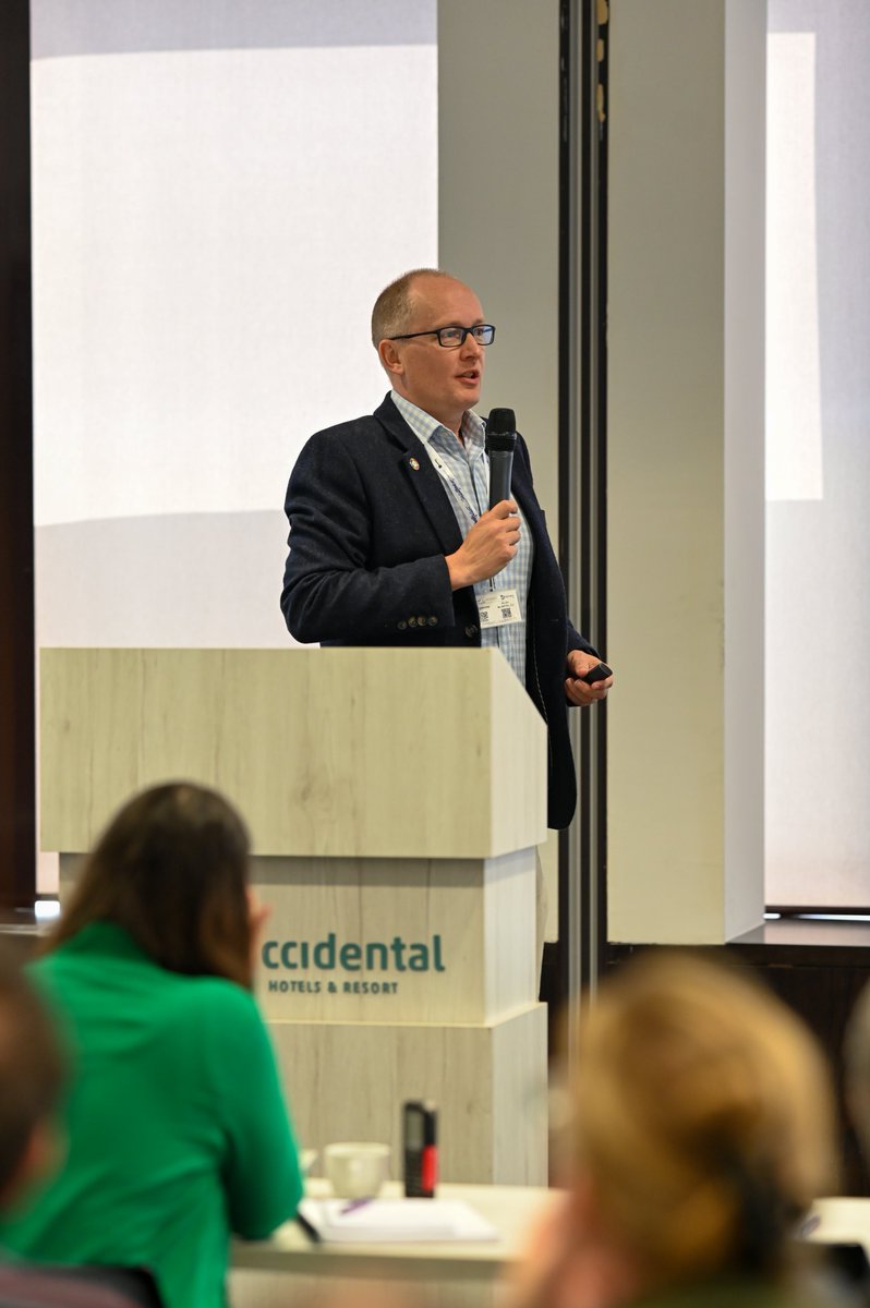 IT4Innovations's tweet image. The @eINFRA_CZ conference kicked off today in Prague, uniting Czech e-infrastructure users. Key speakers from across Europe discussed the latest services from IT4Innovations, @CESNET_cz, and CERIT-SC. Stay tuned for more tomorrow! 
🔗 e-infra.cz/en/e-infra-cz-…

#togetherforscience