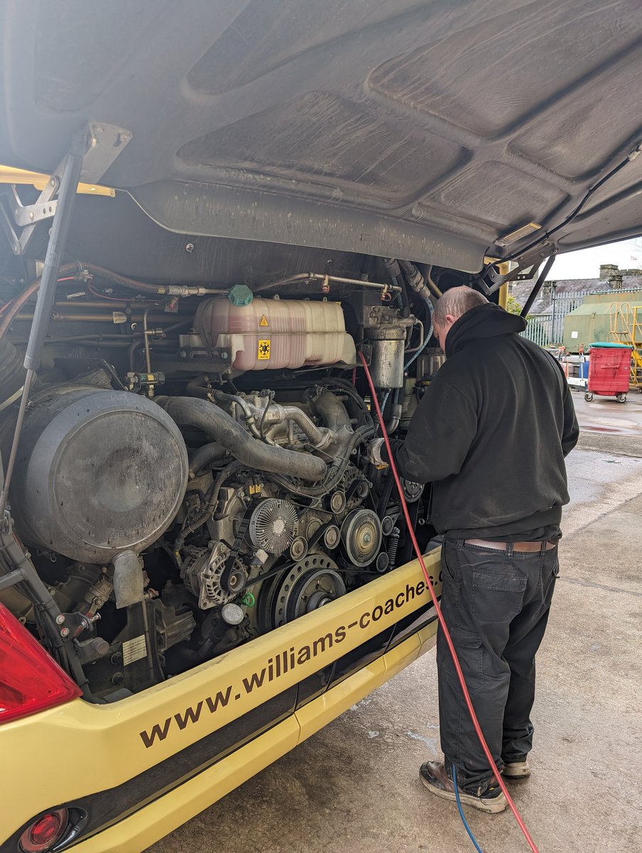 Who's ready for summer 🌞?

We are! Thanks to our amazing technician Tomasz, who has been busy servicing the air conditioning on our vehicles to keep our passengers nice and cool ❄️

#teamwilliams #coachhire #coachhirewales #teamworkmakesthedreamwork #williamscoaches