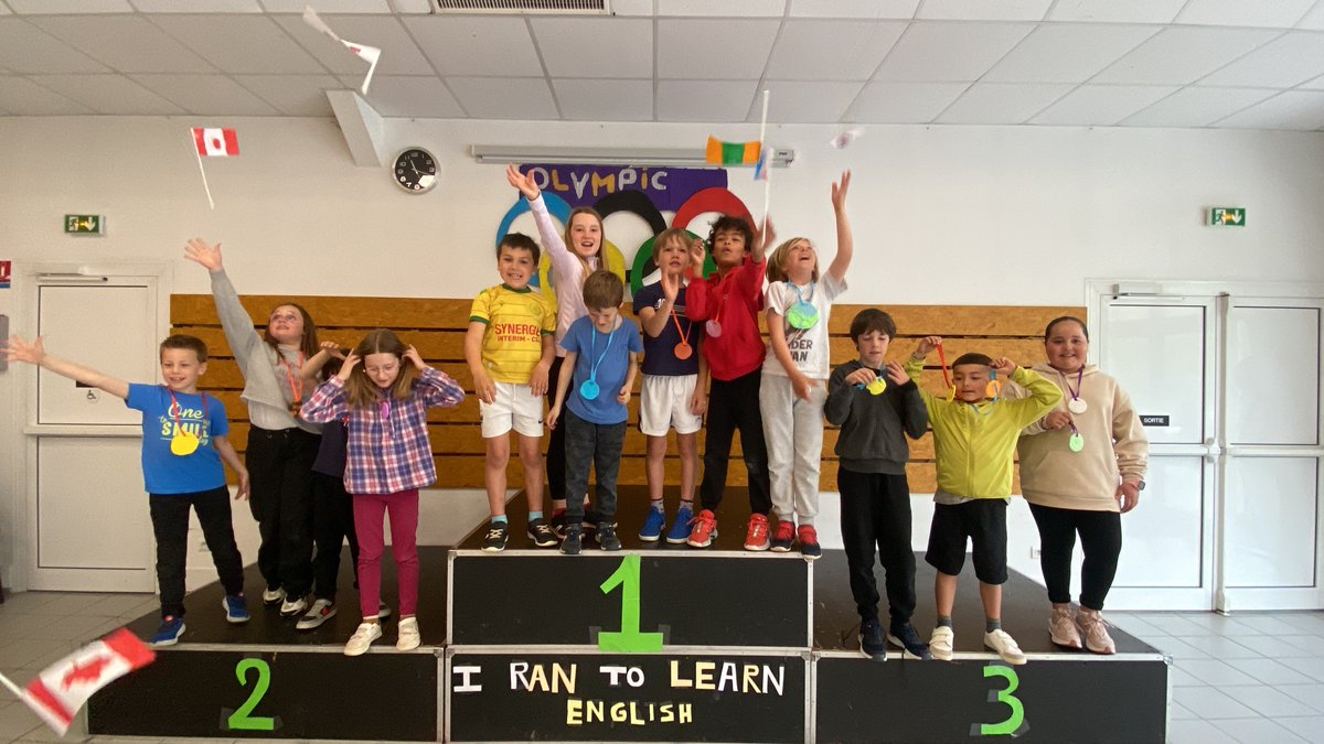 🏆𝐭𝐨𝐮𝐭𝐞𝐬 𝐞𝐭 𝐭𝐨𝐮𝐬, 𝐦𝐞́𝐝𝐚𝐢𝐥𝐥𝐞́(𝐞)𝐬 ! La semaine dernière, les ateliers d'anglais, les 'Kid's Holidays', étaient consacrés à l'olympisme dans la langue de Shakespeare, 'of course!'. Bravo aux championnes et aux champions ! ☺️ #MonPornichet #pornichet #vacances