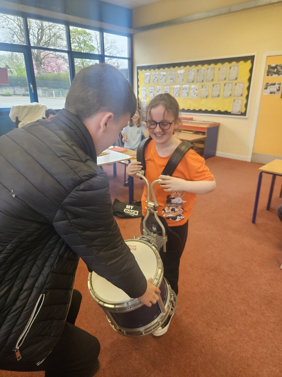 Thanks Billy for letting us try on your harness at practice today! P6s & P7s are buzzing to keep practicing on their sticks and pads to make it onto their snare drums 🥁 They loved watching Billy's performance on Saturday with the chilli pipers so feeling inspired today! 🙌