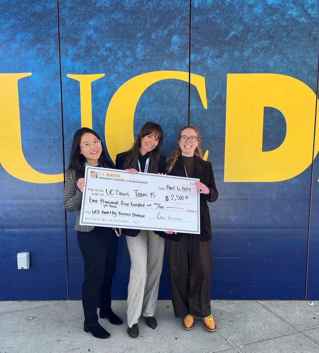 Congrats to a trio of Aggies who took home the Top Prize in the Food & Ag Business Challenge! Multiple university teams competed to present recommendations for a case study presented by @hmc_usa. Meet the team from GSM + @UCDavisPlants: bit.ly/3wfX23z #UCDavis #GoAgs