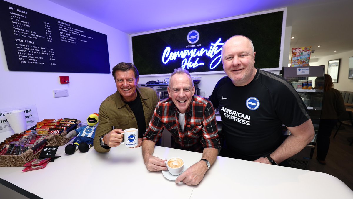 Fabulous morning at the official opening of @BHAFCFoundation community hub/café alongside @FatboySlim and @GuyButters. If you are in the Freshfield Road/Queens Park area of Brighton please pop in and support this amazing place 🙏🏻💙 #bhafc #Legends #ivebeenonholidaythetanisreal 🥴