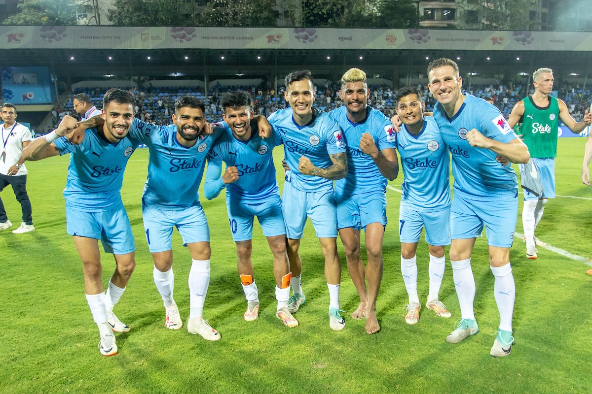 Mumbai City FC will travel to Kolkata for the #ISL10 final, looking to avenge its Shield defeat against Mohun Bagan Super Giant, after beating FC Goa 5-2 on aggregate in the semifinals ✍️ @cityzen1710 Report ➡️ bit.ly/49WklgM #MCFCFCG