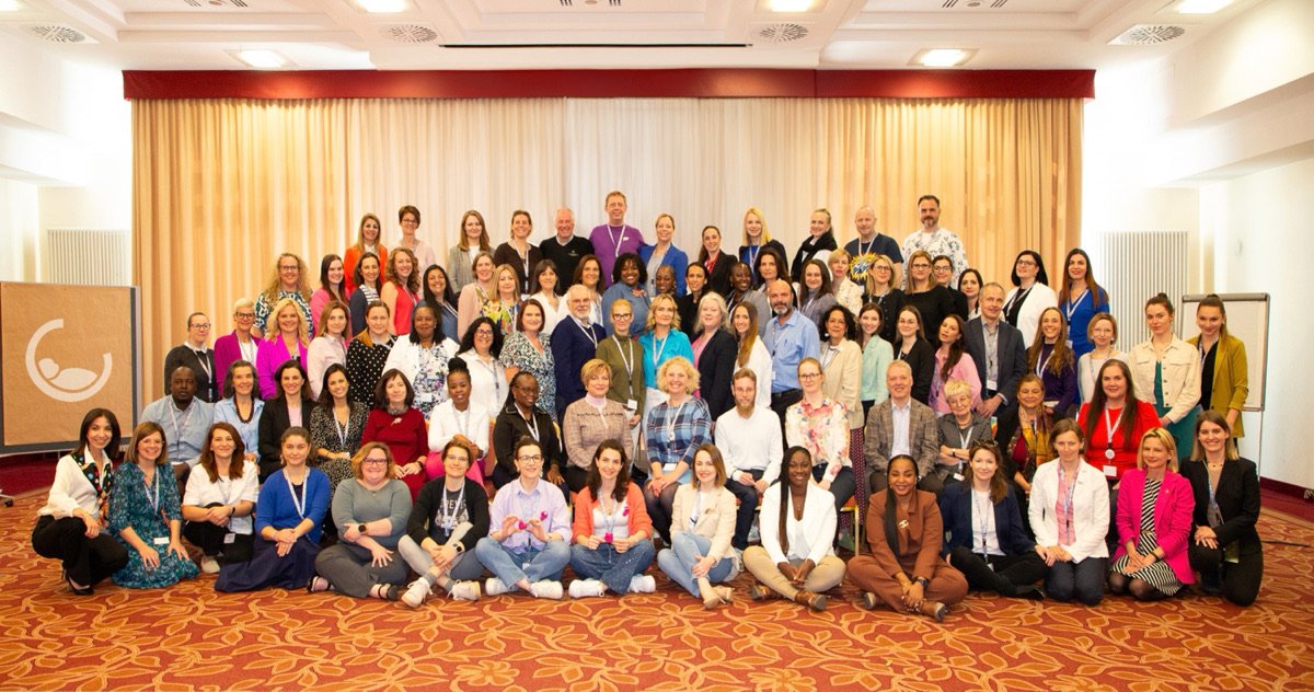 Que fim de semana incrível na #POS2024 da @efcniwecare ! Quase 100 participantes de 47 organizações e 32 países reunidos para partilhar ideias e experiências sobre cuidados maternos e neonatais. Três dias intensos, repletos de inspiração e intercâmbios! #Empoweringparents 💜