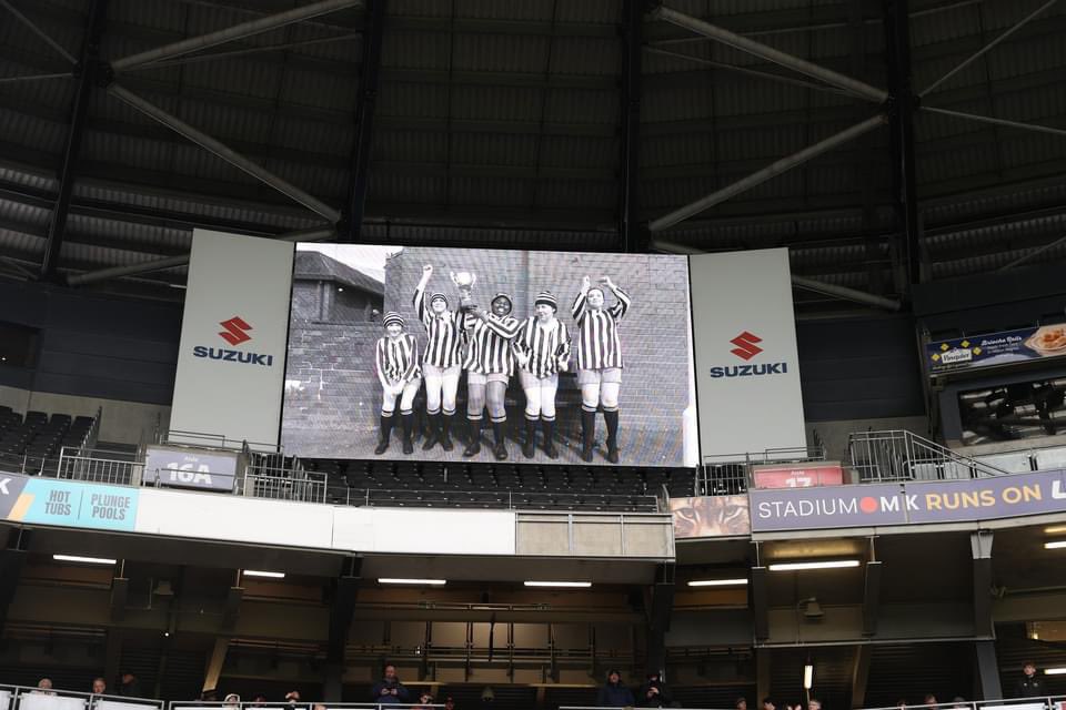 Wonderful photos of my play Not a Game for Girls being promoted at the MK Dons Stadium at the weekend before it’s run at @stantonburytheatre @playsthething @mkdonssetofficial @mkdonsfc @mkdonsfcwomen @womensfootballtalk @WePlayStrong_ @FootballMuseum @footballandwar