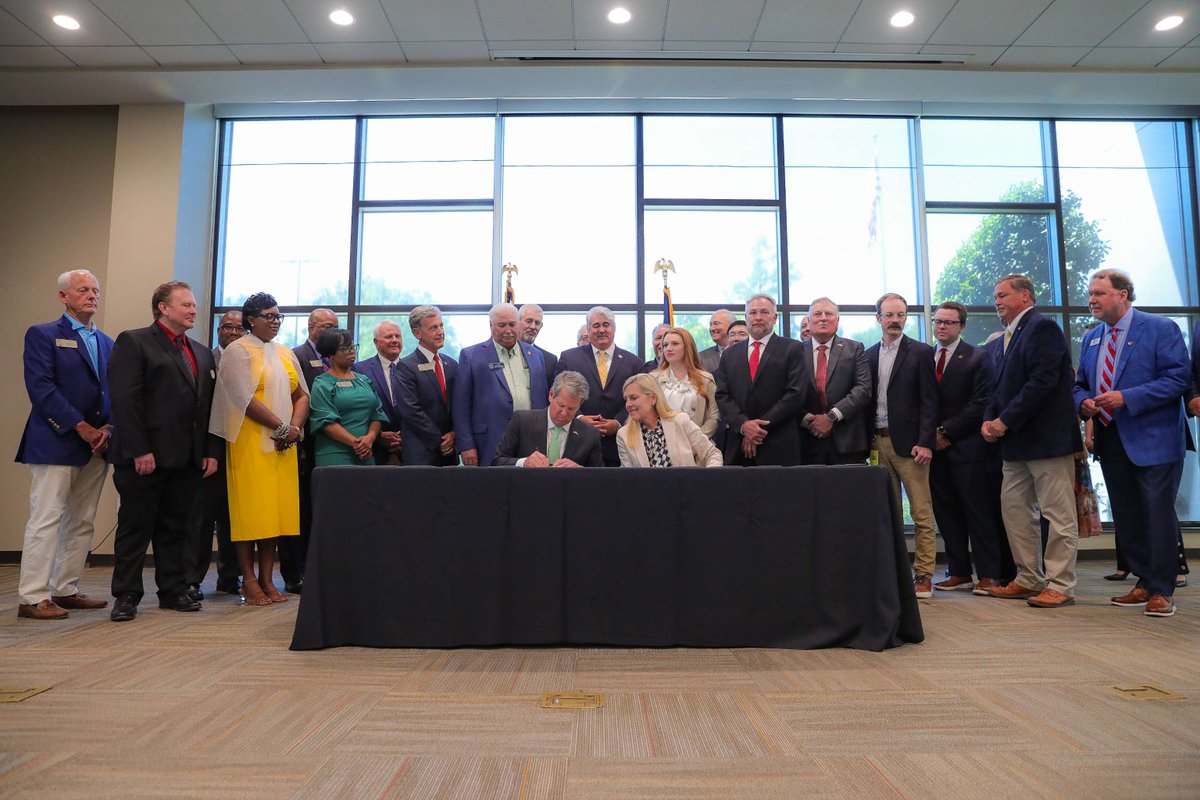 Recently, ACCG's Governmental Affairs Associate Dante Handel joined @GovKemp for the HB 581 signing, granting a statewide floating homestead exemption to local governments. Explore more details in the 2024 Preliminary Final Legislative Report: accg.org/links/2024%20P…