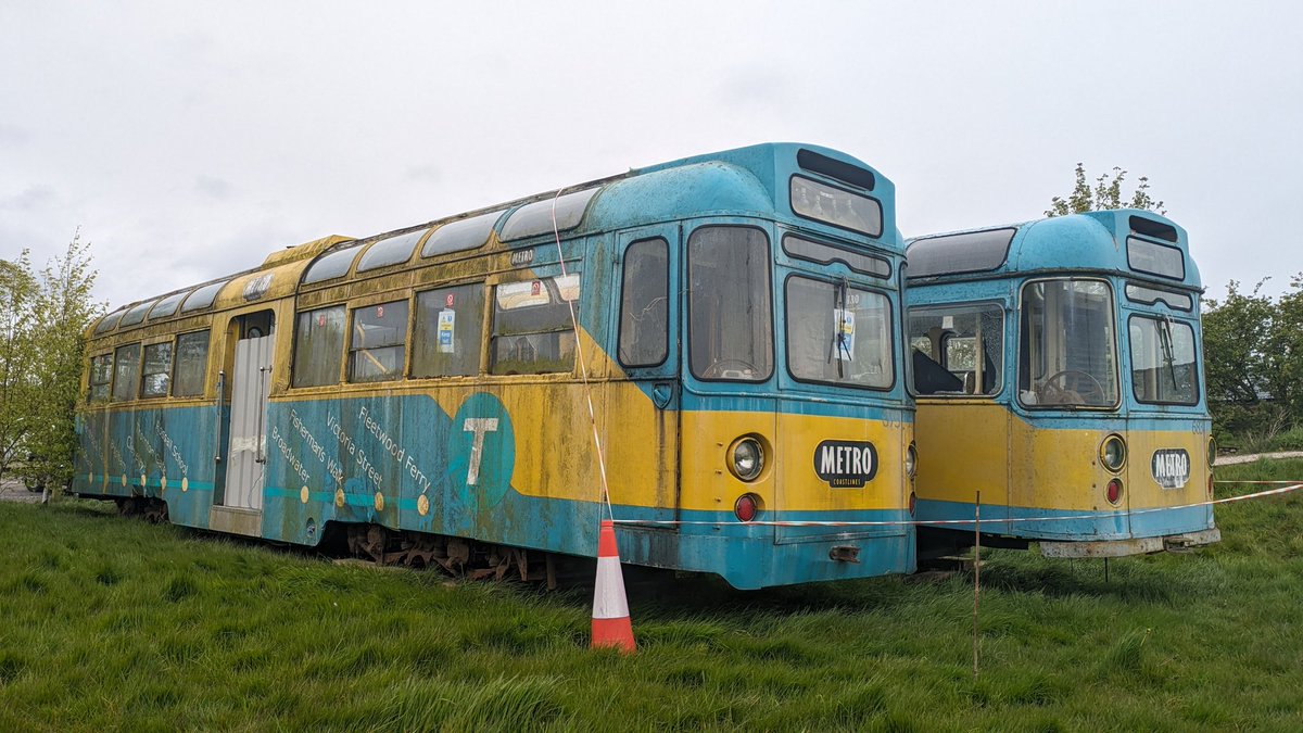 One of the remaining Twin-sets from Blackpool is currently sat awaiting restoration in a private yard. I had a pop over today to see there current condition and look forward to seeing restoration progress when the weather permits. @SStockwelll @303032T @LinzGelsthorpe @BPL_North
