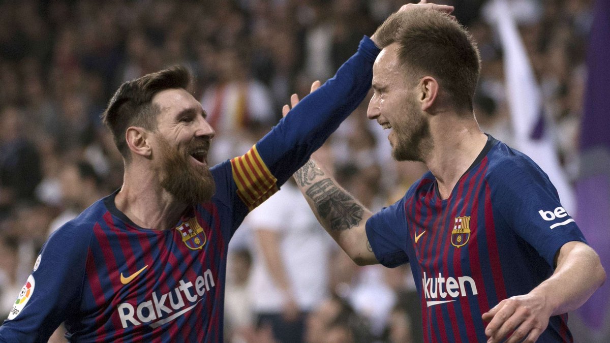 🗣 Ivan Rakitić: 'Messi is the best player in history. I believe he is touched by God. If he wanted to play as left back, he would also be the best. Except as a goalkeeper, he would be the best in all positions.' Via ARLS. 🇭🇷🇦🇷