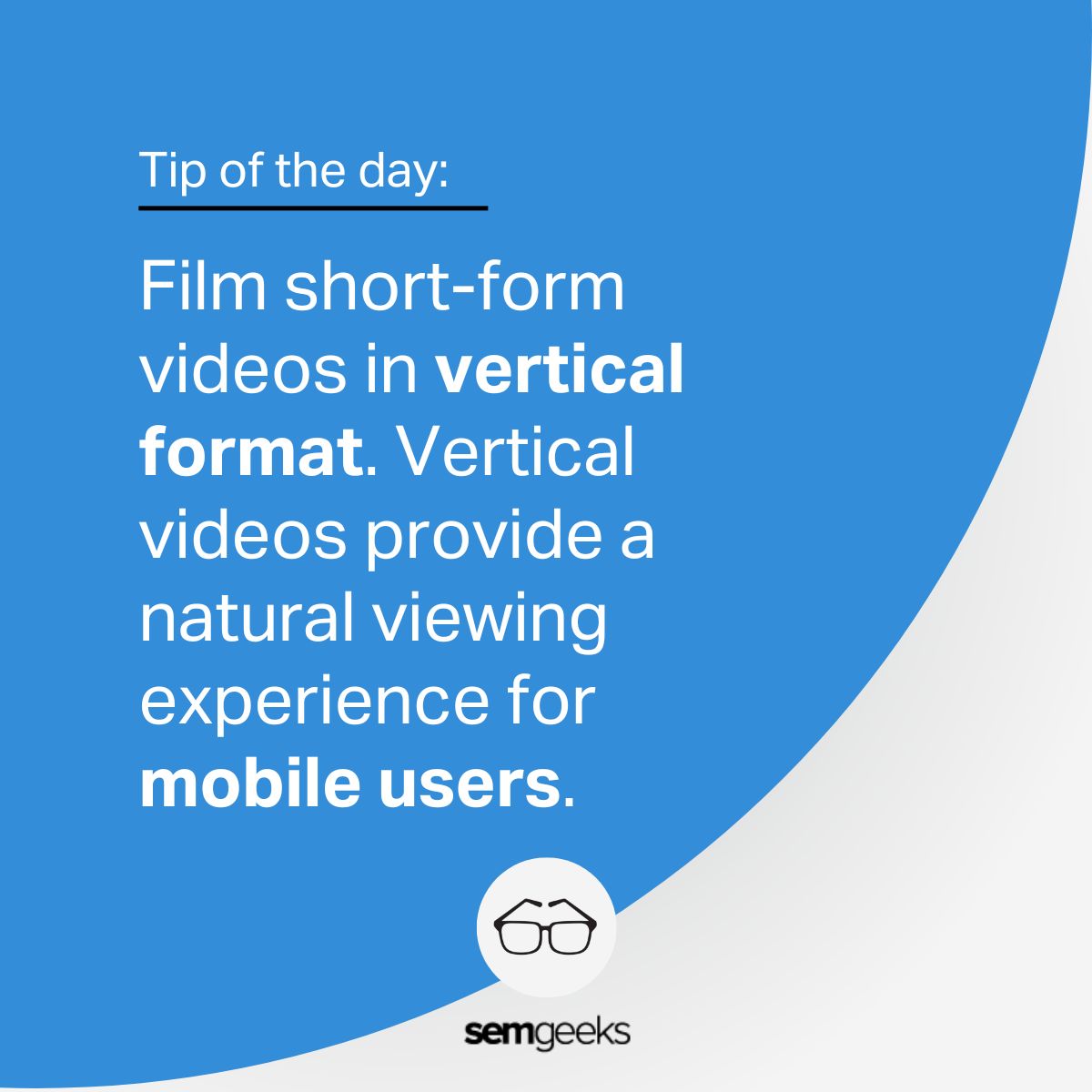 75% of adults in the US watch short-form video content on their mobile devices. That's a massive audience you can't afford to ignore! It is all about keeping mobile viewers glued to their screens. Start by filming your videos in portrait format.  
#MobileMarketing #VideoContent