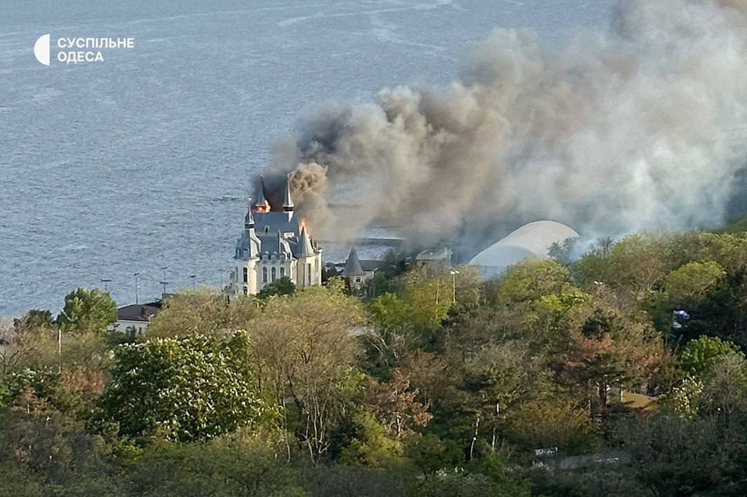 During the russian terrorists' attack on Odesa, the building of the Odesa Law Academy was destroyed. Right now, russian terrorists are attacking schools and universities in Ukraine.