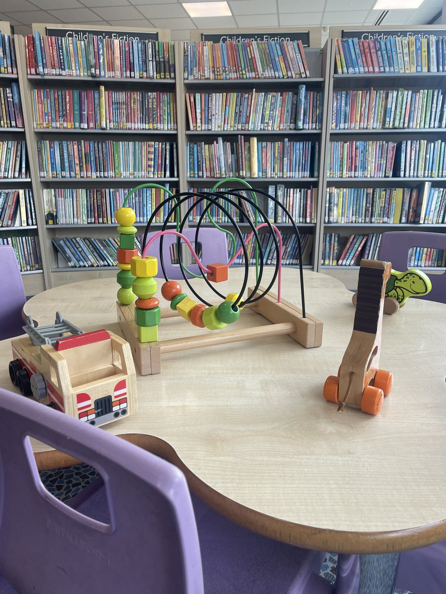 Books and toys galore this morning for our #StayAndPlay at #BlackheathLibrary! Every Monday from 10 - 11:30 is playtime, so pop in and play! @GreenwichLibs @Royal_Greenwich @Better_UK #LoveYourLibrary