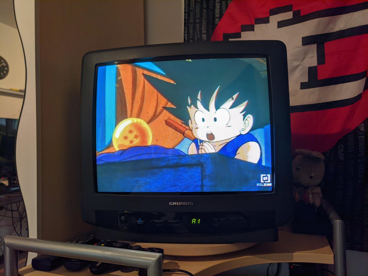 ¿Como era ser fan de Dragon Ball en los años 90?

Abro hilo