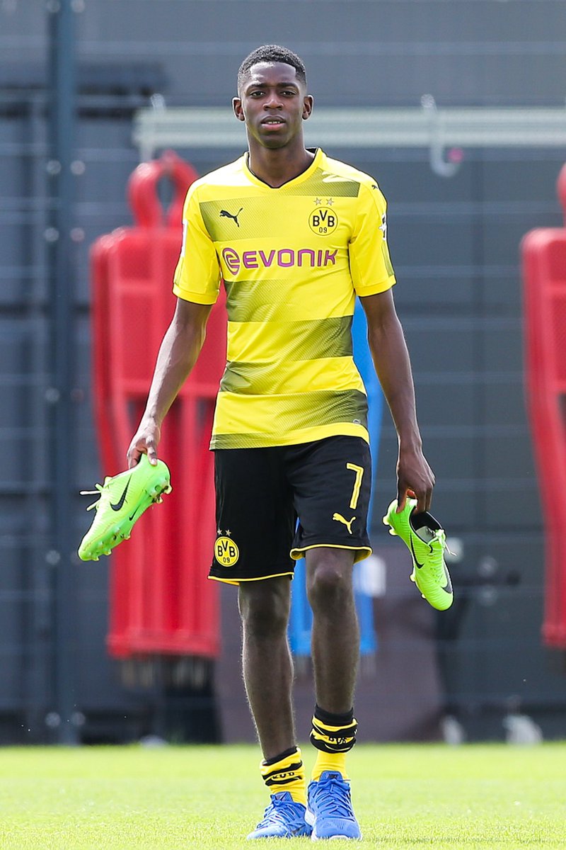 🚨 Comme face à Barcelone, Ousmane Dembélé va recevoir un accueil salé de la part des supporters de Dortmund mercredi. 🥶🌋 

Sa grève de l’entraînement et son départ forcé au Barça en 2017 n’ont pas été digéré depuis. 

(@lequipe)