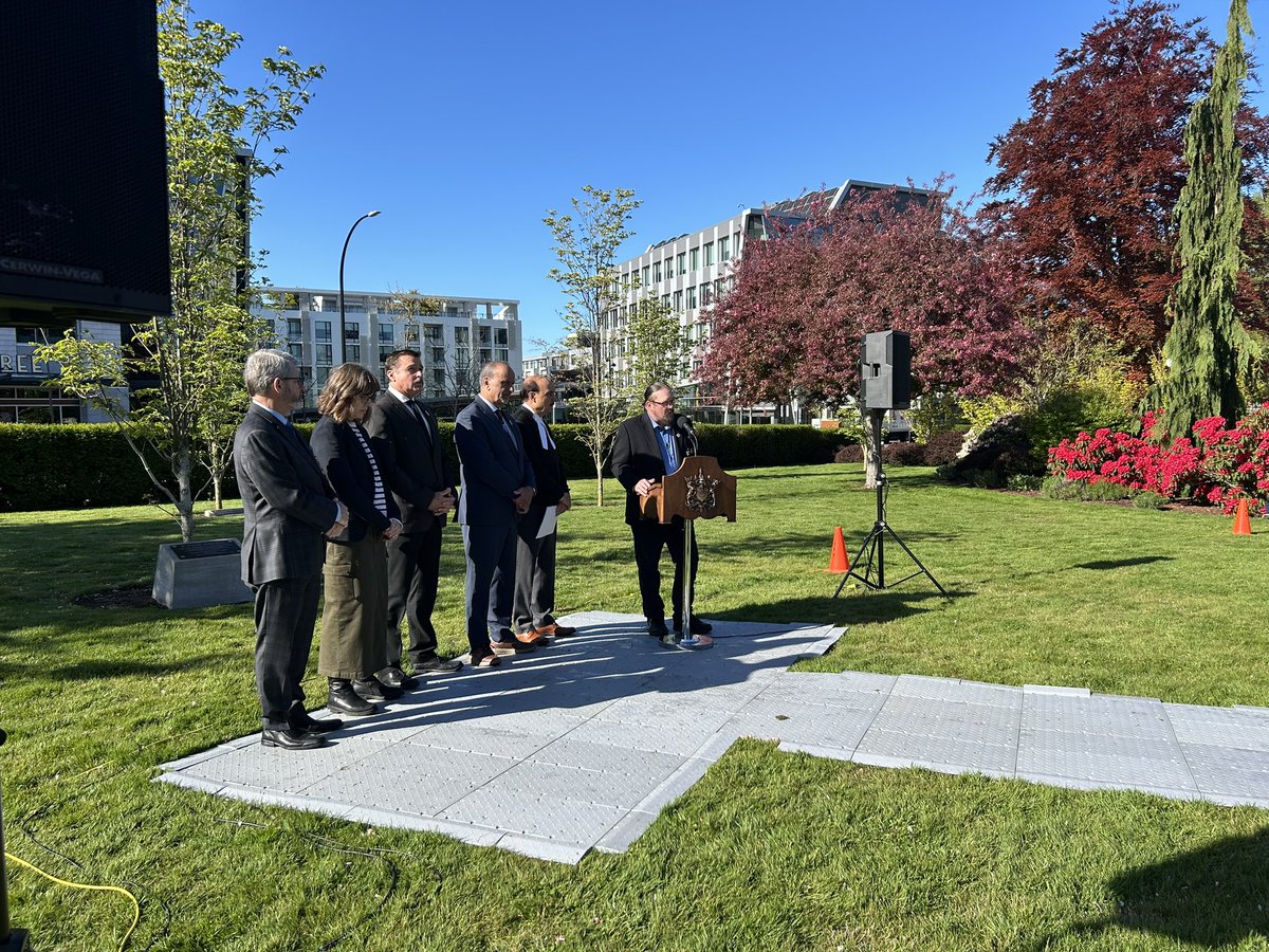 Today @BCLegislature, we mark the somber occasion of Day of Mourning, honouring those who have been injured, become ill, or lost their lives in the workplace. Thanking my colleagues @HarryBainsSN, @KylloGreg, @SoniaFurstenau, @BruceBanman, and @VLC_BC for their remarks.