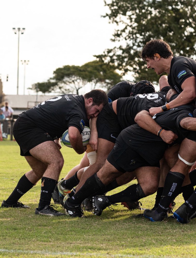 🐦‍⬛ Acá, @loscuervos_ ⚒️ #JugamosTodos #RugbyUruguayo