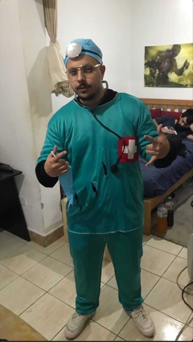 lilgeloz's tweet photo. Como dijo una vez el gran ginecólogo 
Carlos de la Cruz:
Chocho rojo, Karl Marx
Chocho gordo, Big Macs https://t.co/12bUS4qtKJ