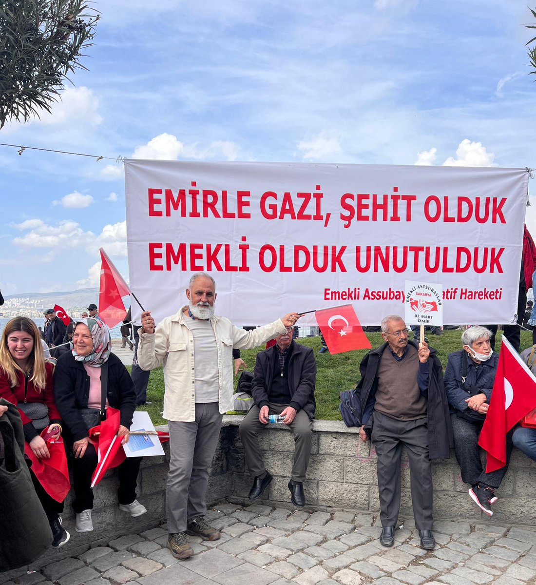 Centilmenhunter's tweet photo. @hellsailors10 @selcuktepeIi @nowhaber @Aybike_K0CAK @_ozgedemir_ @NUR_2158 @vuraleml @yigerlerli06 @itsaygin82 @NezoNezooo “Senin için önemliyse bir yolunu bulursun. 
Değilse bir bahane bulursun.” 
*
Ryan Blair https://t.co/2PhVIuJvOe