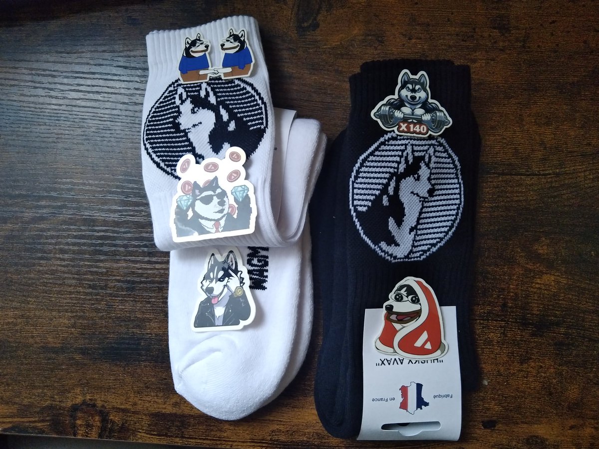 Got my RWAs (socks) from @AvaxHusky the OG and pioneer in the space, can't wait for drop #2 and 3 now. Don't miss out. $HUSKY #100x #100xGems #crypto #avalanche @CultureOnAvax