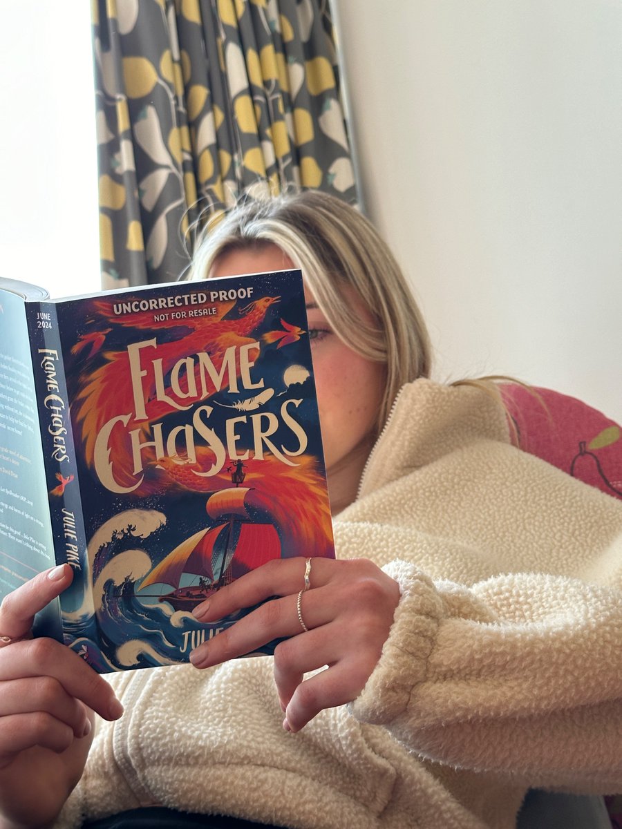 kitamitchell's tweet image. Rare that the teen and I are in agreement - but Flame Chasers by @Juliepike is a truly stunning book. Hooked from the first page and enjoyed every second of Ember’s adventure. Amazing work, Julie 🤩🐦‍🔥✨💫⛵️🌊