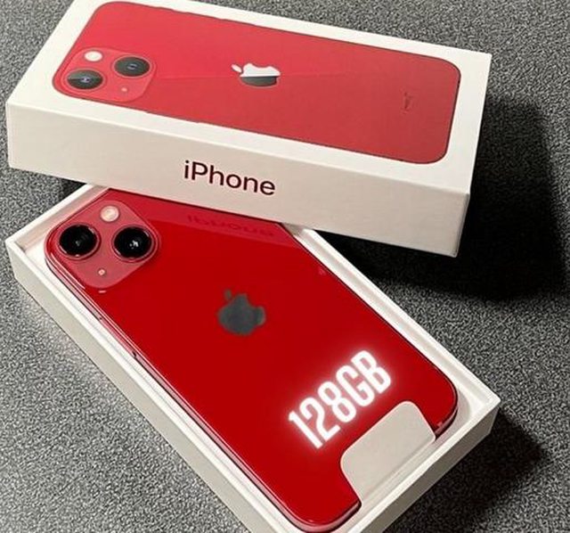 - Apple iPhone 13 (128 GB) - (PRODUCT) RED 
🔥 R$ 3.399,10
🛒 Confira:  tinyurl.com/25tr3rol
🔻 Use o cupom: 
💥Compartilhe! #aquitempechincha #pechincha #BlackFriday #ofertas #promoções