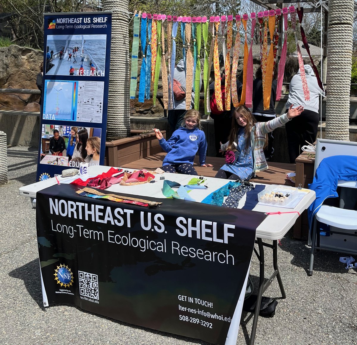 To build data literacy skills of all ages, visitors to the @BPZoo helped us make a data quipu. Colored fabric strips represent mean annual SST and beads on the strips represent the mean lat of the lobster catch (NMFS trawl survey data) @USLTER @NSF