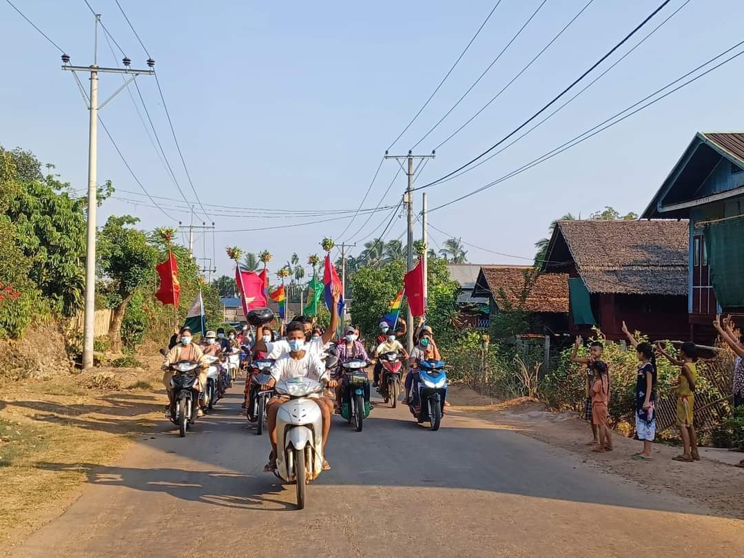 In Long Lon Tsp, the revolutionary youths led by the Dawei District Democracy Movement Strike Committee held a march to eradicate the terrorist military dictatorship.
@UN @ASEAN @EUCouncil
@POTUS
#BanJetFuelExportsToMM
#2024Apr29Coup
#WhatsHappeningInMyanmar