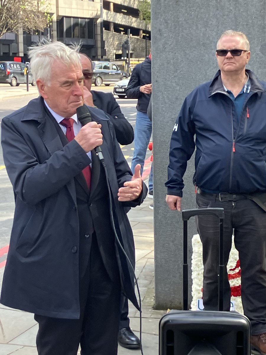 .⁦@ctufevents⁩ vice-president ⁦@johnmcdonnellMP⁩ speaking at the International Workers’ Memorial Day rally at Tower Hill this morning.