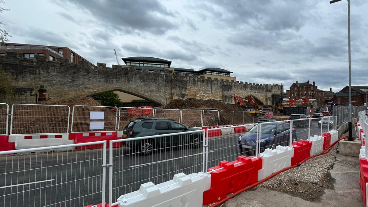 Thank you for your patience over the past two weekends. The work to remove parts of Queen Street Bridge progressed as planned, with significant progress made and the new temporary diversion road reopened this morning. Read more at: york.gov.uk/news/article/1…