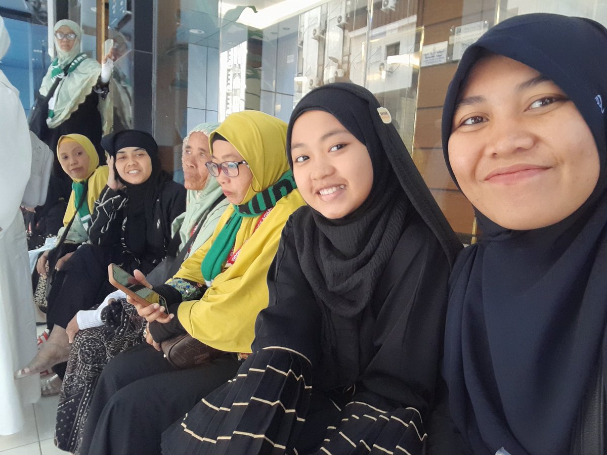 berusahabaik_'s tweet photo. Di hari yg sama https://t.co/4Wb79umV9b