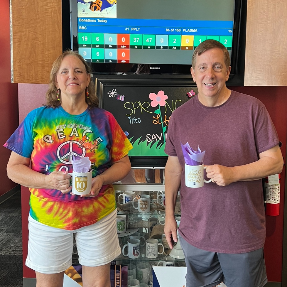 Beth and Steven recently celebrated receiving their 10-gallon milestone mugs together. Each donation they make is a sign of their love for one another and local patients in the community. Congratulations on 10 gallons, wishing you both many more. #MugShotMonday