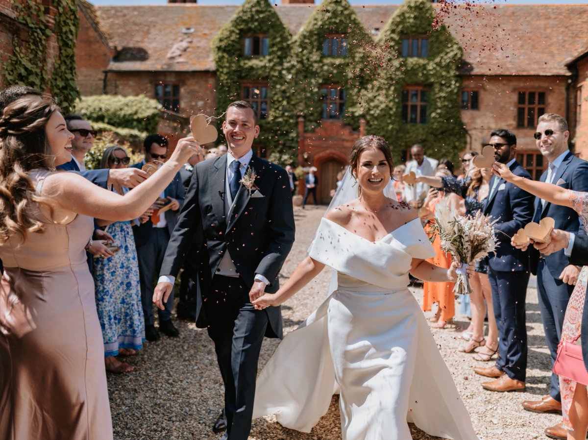 Bex & Sam 💍💕 

📷 @chloeellisphotography

#woodhallmanor #wedding #weddingvenue #weddinginspiration #weddinginspo #suffolkweddingvenue #londonweddingvenue #manorhousewedding #confettishot